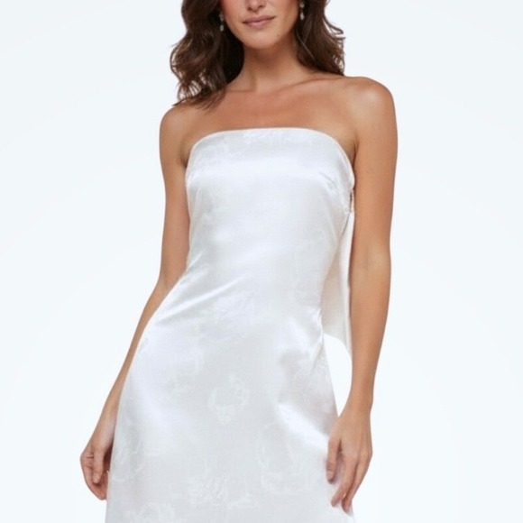 Lulus Dresses & Skirts - Lulu's Ivory Satin Jacquard Strapless Maxi Dress w/ Back Bow – Size S New